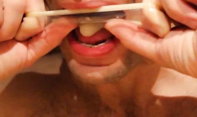 Muscular Amateur Self-Swallowing Fruit Fuck