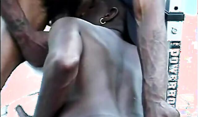 Bangin his wazoo