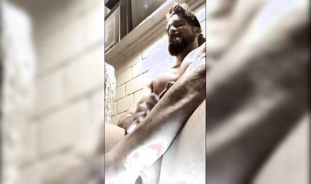 Muscular Stud Shows Off on Webcam 2