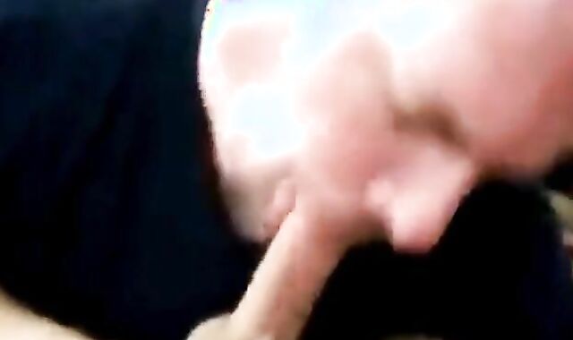 Sucking and Swallowing Amateur Man's Cock