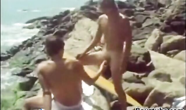 ANTIQUE 70'S SURF teenagers HAVING A 3-some