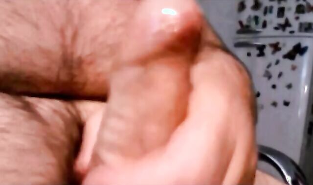 Mature Argentinian Bear Wanks and Cums
