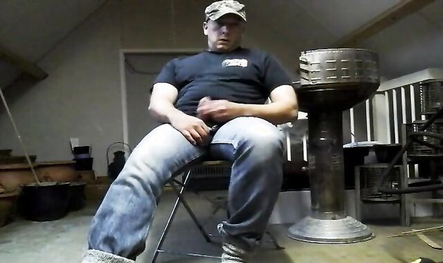 Big-Cock Farmer Daddy Jerks Off