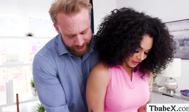 Golf instructor fucks the ass of horny TS client