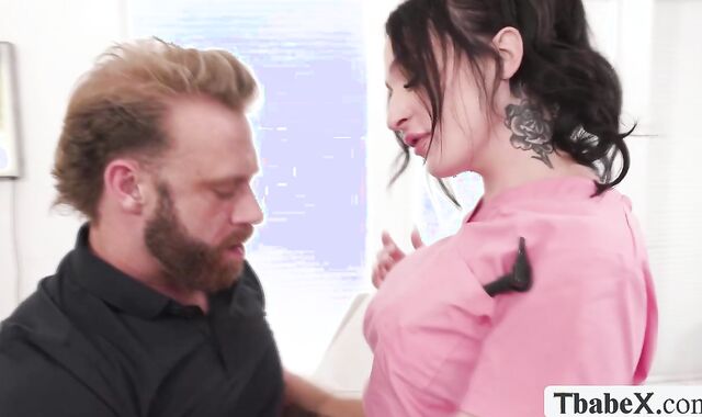 Helping my sperm donor to cum by riding his dick