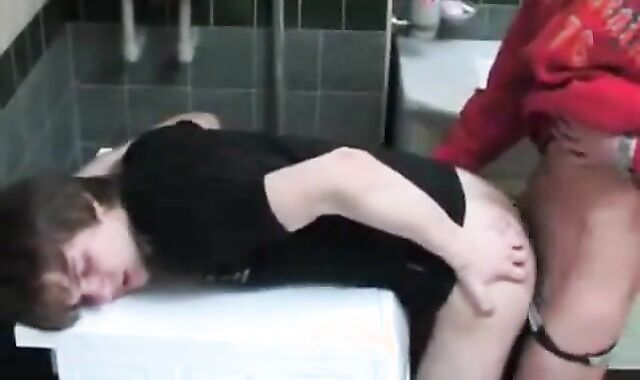 Bareback Amateur Takes on Big Cock Twink