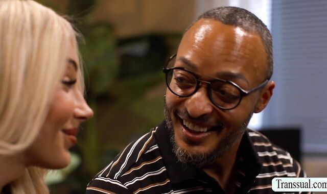 TS roomservice anal fucked by rich black dude