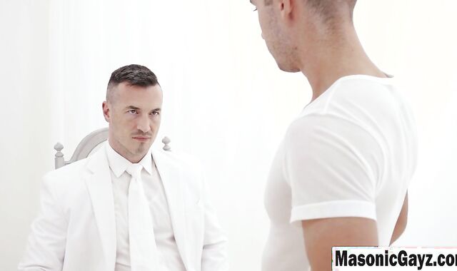 Aprrentice Christopher White grooming session