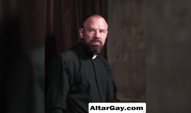 Pervert priest gets horny on AltarGays confession