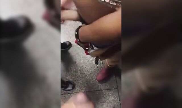 Banheirao Publico: Putaria's Latin Blowjob Handjob