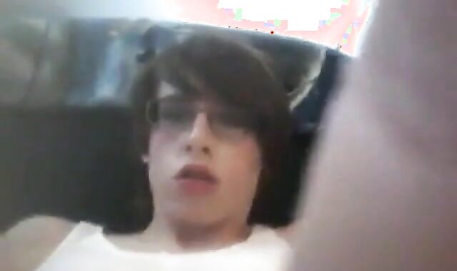 Crossdressing Twink Masturbates on Webcam 3