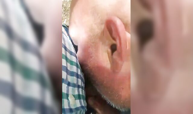 Big-Cock Daddy Blowjob in the Park 2