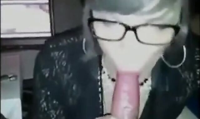 Crossdressing Secretary Gives Amateur Blowjob on Webcam 4