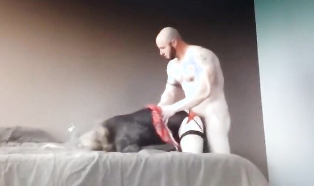 Bareback Amateur Crossdresser Takes Big Cock Anally