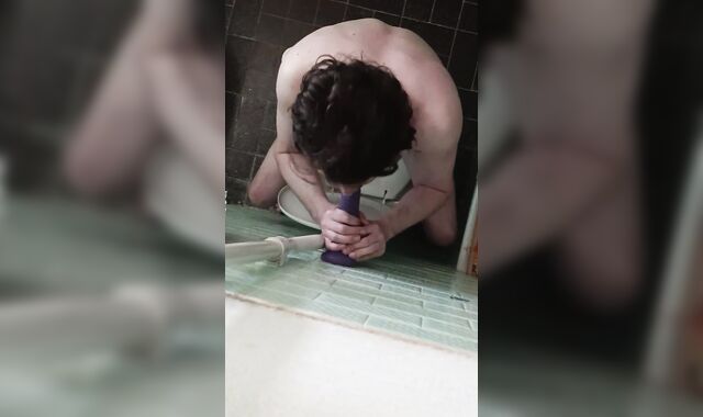 Sucking Dildo