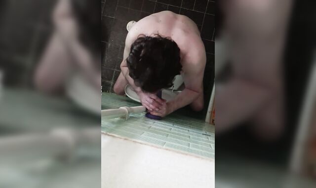 Sucking Dildo