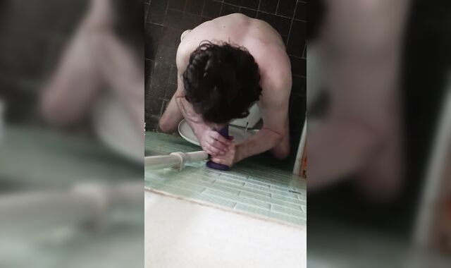Sucking Dildo
