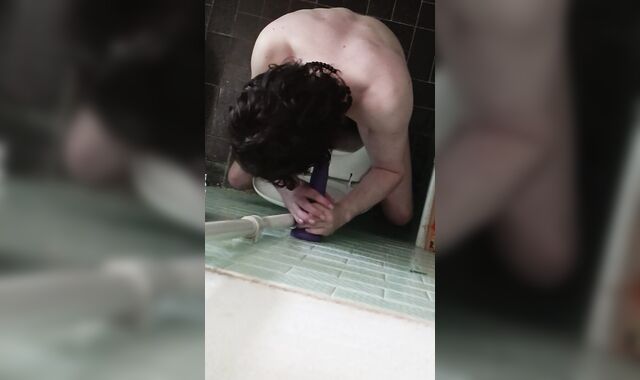 Sucking Dildo
