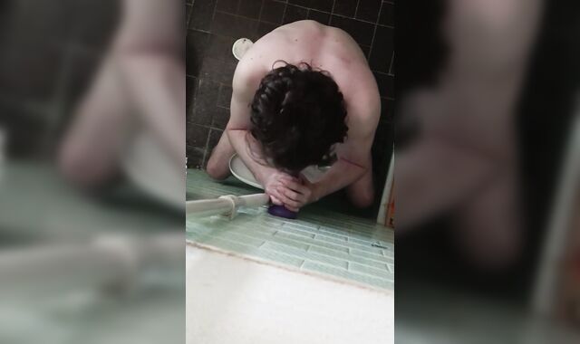 Sucking Dildo